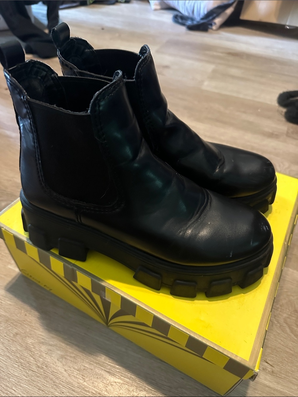 Circus by Sam Edelman Black Chunky Chelsea Boots